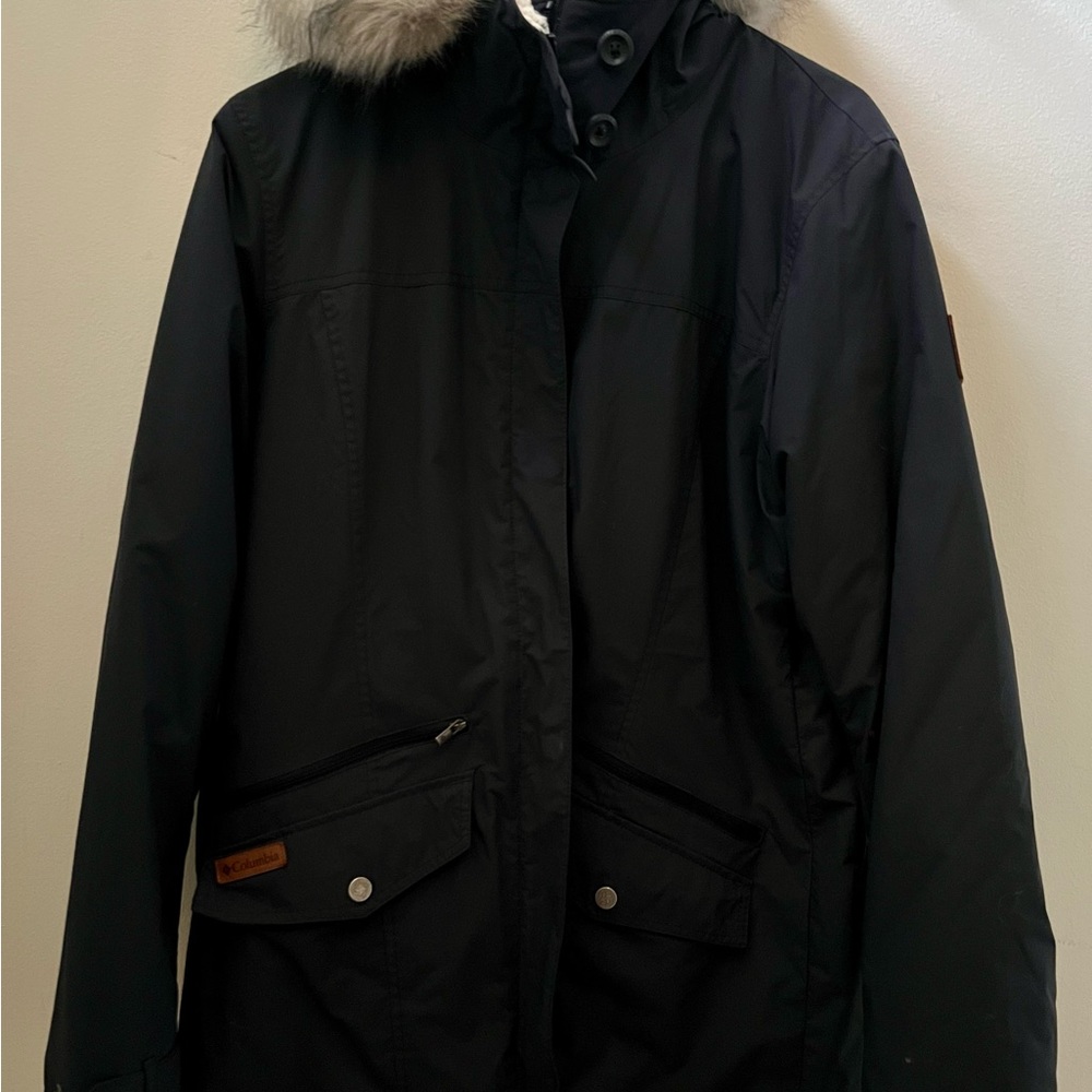 Navy Columbia Jacket with faux fur lined hood.